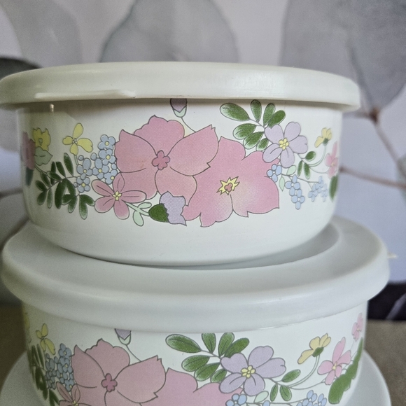 KOBË BOWLS | Vintage Enamelware Nesting Bowls in Floral 3-pc Set - Picture 7 of 16